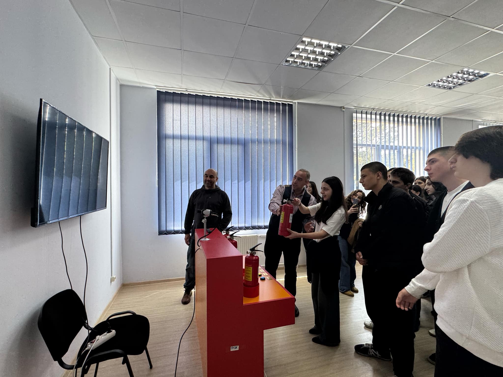 ა(ა)იპ სარკინიგზო ტრანსპორტის კოლეჯმა სკოლის მოსწავლეებს უმასპინძლა